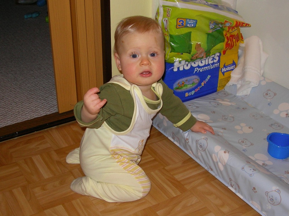 32 Máma mě učí dělat pá,pá - kdo mě naučil tohle nevím :-)