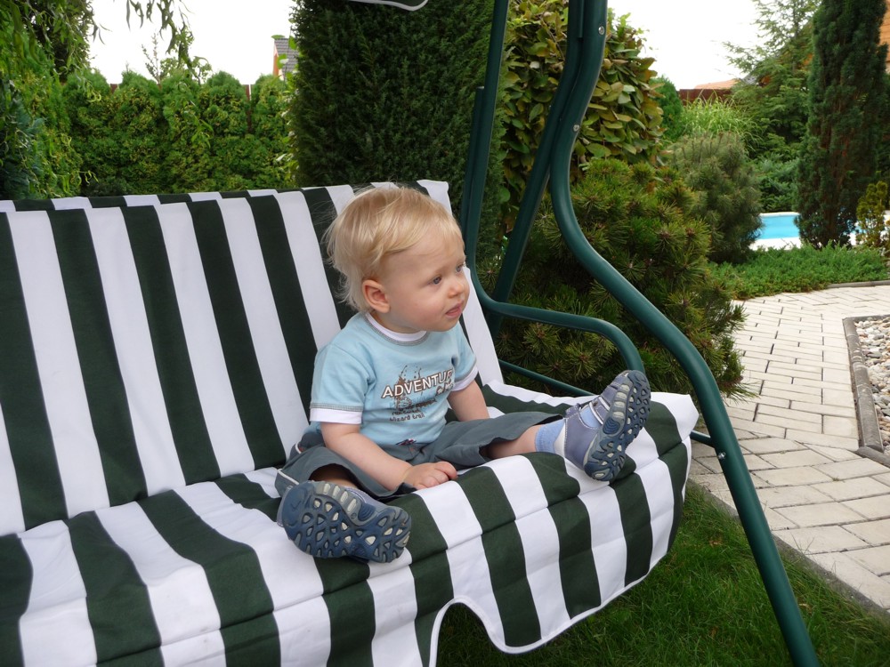 Vegetík na houpajdě.