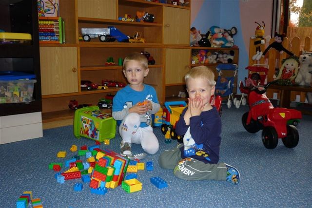 Mamka se chodí vzdělávat a já si užívám dopoledne s dětma a moooc